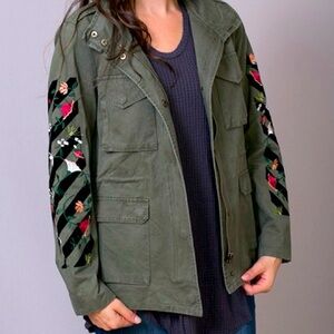 En Crème Olive Embroidery Military Jacket